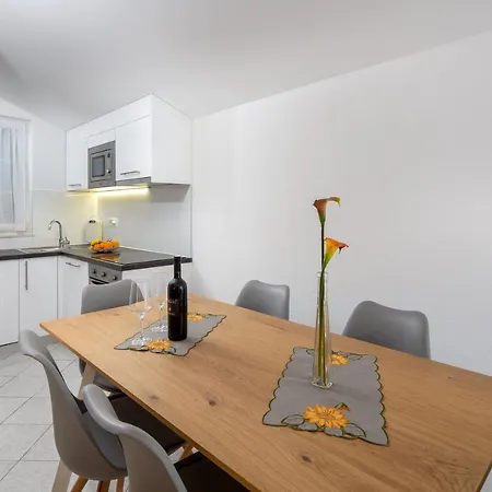 Apartament Kristina *