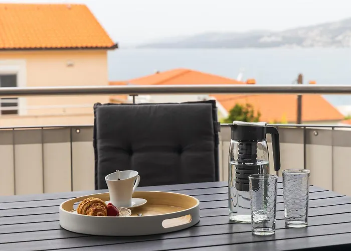 Kristina アパート トロギール